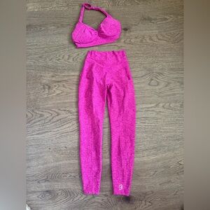 Bombshell Sportswear Fuchsia V-Back Leggings & Backless Bra